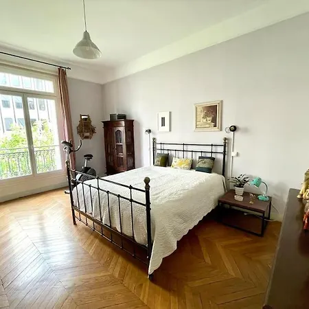 Appartamento Familial Typiquement Parisien Parigi